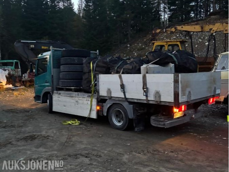 1998 Mercedes-Benz Atego 815/36 - Камион со платформа: слика 4 1998 Mercedes-Benz Atego 815/36 - Камион со платформа: слика 4