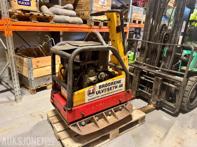 2000 Dynapac LG 500 vibroplate - Градежна опрема: слика 3 2000 Dynapac LG 500 vibroplate - Градежна опрема: слика 3