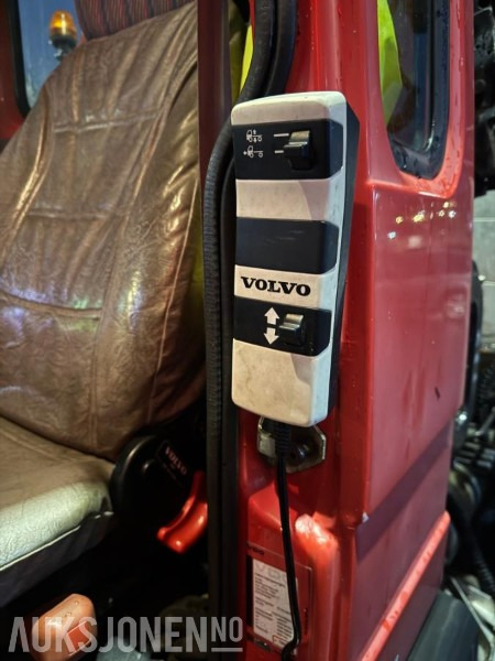 Лизинг на  2000 Volvo FL611 med kran og plan KUN 98.766km EU OK TIL 09.12.2026 2000 Volvo FL611 med kran og plan KUN 98.766km EU OK TIL 09.12.2026: слика 22