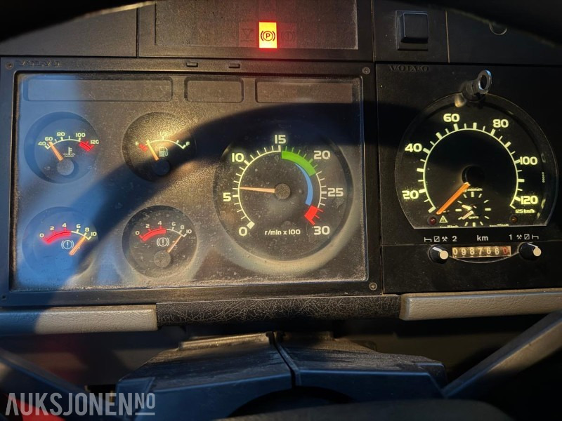 Лизинг на  2000 Volvo FL611 med kran og plan KUN 98.766km EU OK TIL 09.12.2026 2000 Volvo FL611 med kran og plan KUN 98.766km EU OK TIL 09.12.2026: слика 10