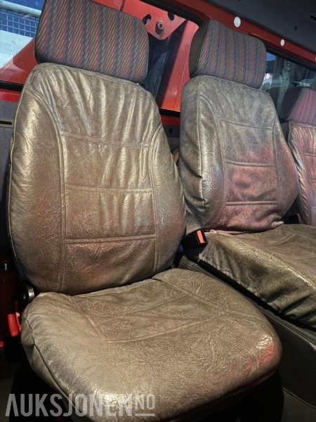 Лизинг на  2000 Volvo FL611 med kran og plan KUN 98.766km EU OK TIL 09.12.2026 2000 Volvo FL611 med kran og plan KUN 98.766km EU OK TIL 09.12.2026: слика 14