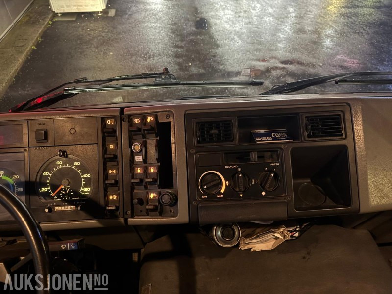 Лизинг на  2000 Volvo FL611 med kran og plan KUN 98.766km EU OK TIL 09.12.2026 2000 Volvo FL611 med kran og plan KUN 98.766km EU OK TIL 09.12.2026: слика 16