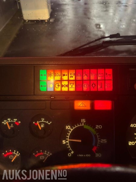 Лизинг на  2000 Volvo FL611 med kran og plan KUN 98.766km EU OK TIL 09.12.2026 2000 Volvo FL611 med kran og plan KUN 98.766km EU OK TIL 09.12.2026: слика 18