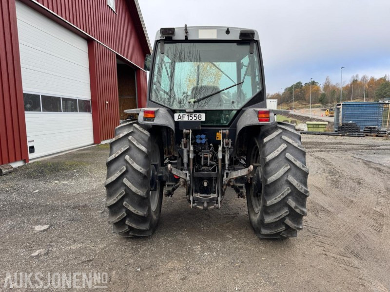 2001 Massey Ferguson 2230-4 m/Trima 320 Professional laster, 1171 timer, servicehistorikk, fremstår som godt vedlikeholdt - Трактор: слика 5 2001 Massey Ferguson 2230-4 m/Trima 320 Professional laster, 1171 timer, servicehistorikk, fremstår som godt vedlikeholdt - Трактор: слика 5