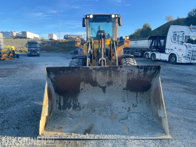 2003 Volvo L90E - Натоварувач на тркала: слика 5 2003 Volvo L90E - Натоварувач на тркала: слика 5