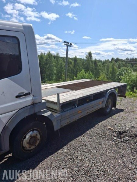 2004 Mercedes-Benz 4X2 ATEGO - Камион со платформа: слика 2 2004 Mercedes-Benz 4X2 ATEGO - Камион со платформа: слика 2