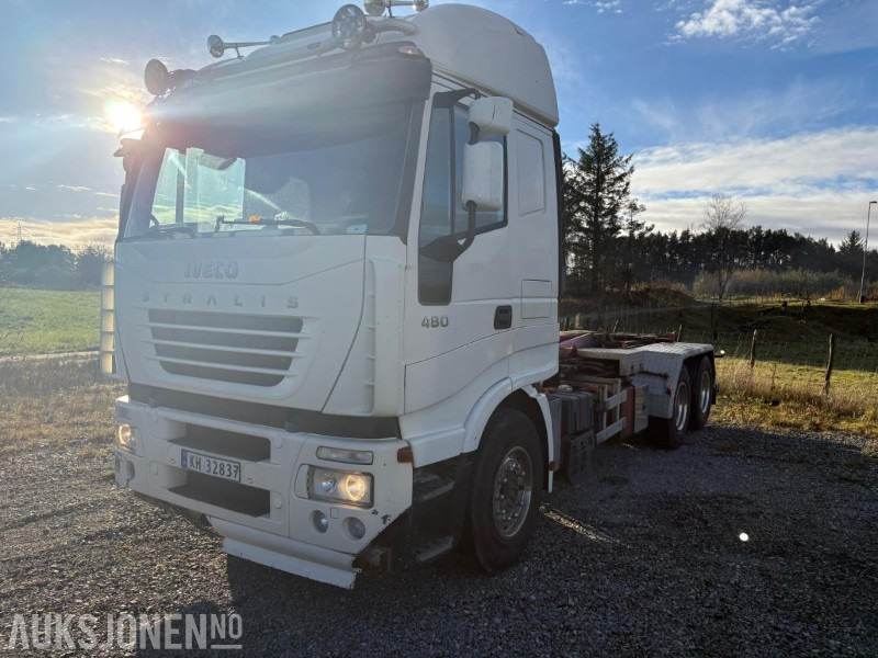 2005 Iveco 260S48 krokløft - Камион со кука за подигање: слика 1 2005 Iveco 260S48 krokløft - Камион со кука за подигање: слика 1