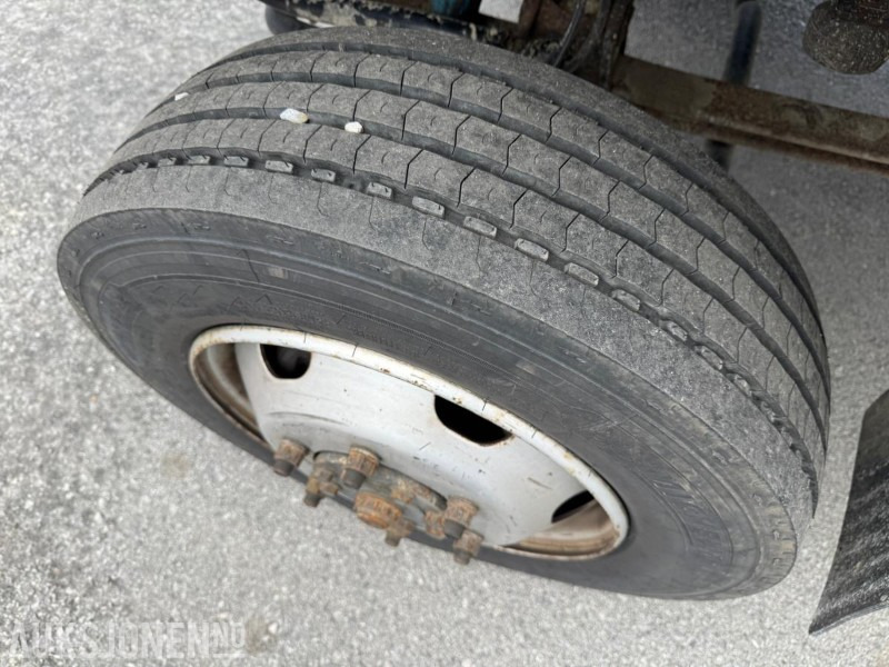 2005 Mercedes-Benz 815Da/37-Vn 4X4 linjebil med kran og masse utstyr - Камион со кран: слика 4 2005 Mercedes-Benz 815Da/37-Vn 4X4 linjebil med kran og masse utstyr - Камион со кран: слика 4