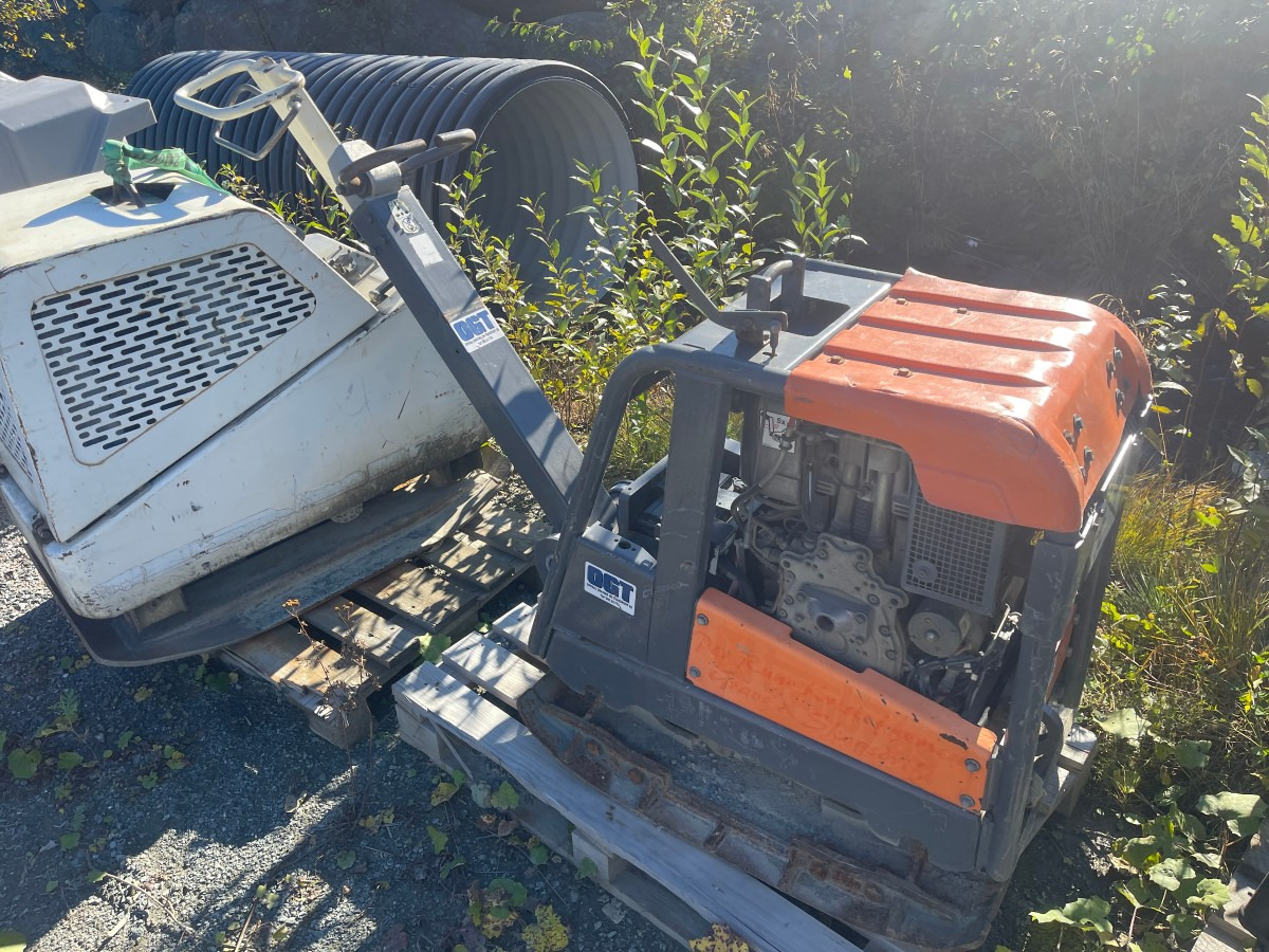 2005 Supra vibroplate - Hoppetusse med Hatz dieselmotor – Reversibel - Ваљак: слика 1 2005 Supra vibroplate - Hoppetusse med Hatz dieselmotor – Reversibel - Ваљак: слика 1