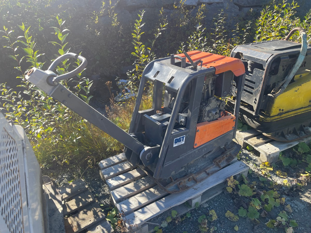 2005 Supra vibroplate - Hoppetusse med Hatz dieselmotor – Reversibel - Ваљак: слика 2 2005 Supra vibroplate - Hoppetusse med Hatz dieselmotor – Reversibel - Ваљак: слика 2