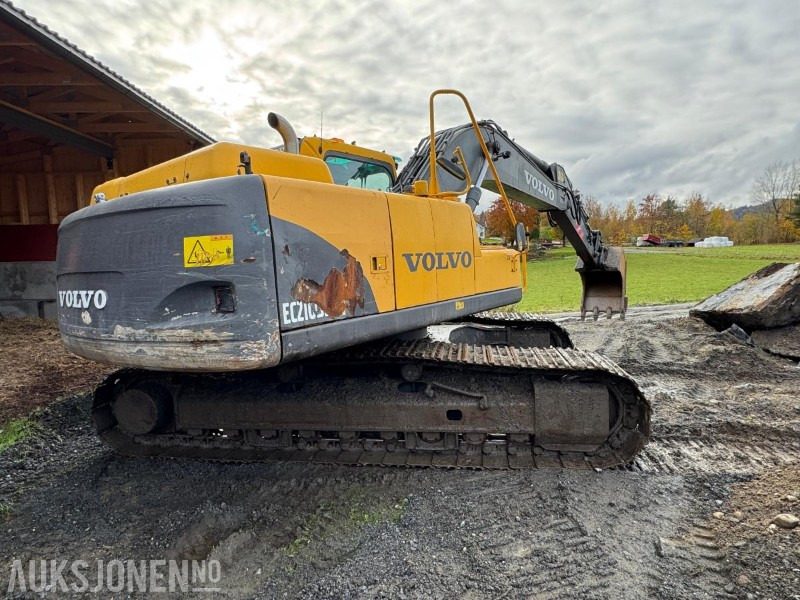 2006 Volvo EC210BLC gravemaskin med tannskuffe - Багер: слика 5 2006 Volvo EC210BLC gravemaskin med tannskuffe - Багер: слика 5