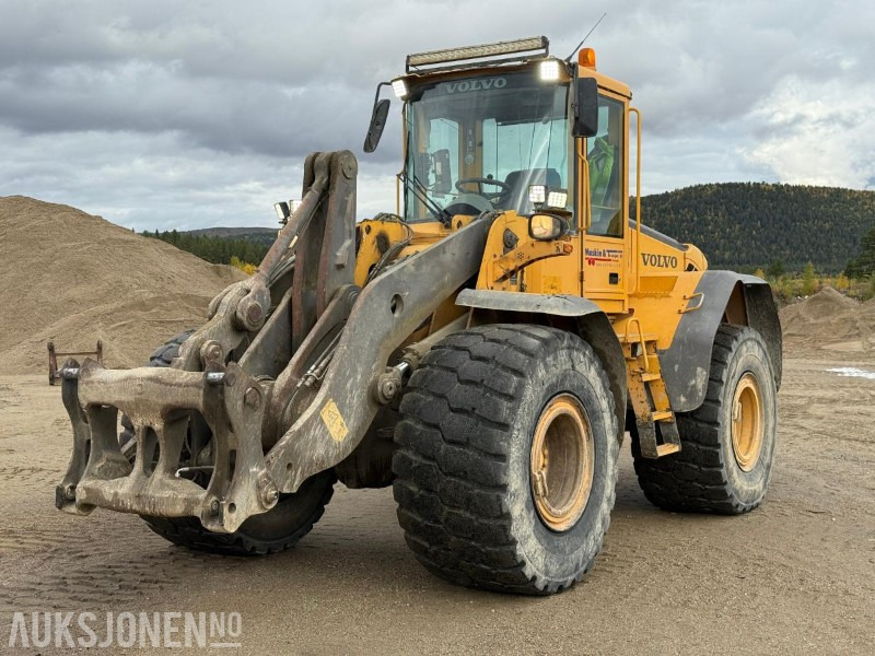 2006 Volvo L120E - Sentralsmøring - 14887 timer - Натоварувач на тркала: слика 1 2006 Volvo L120E - Sentralsmøring - 14887 timer - Натоварувач на тркала: слика 1