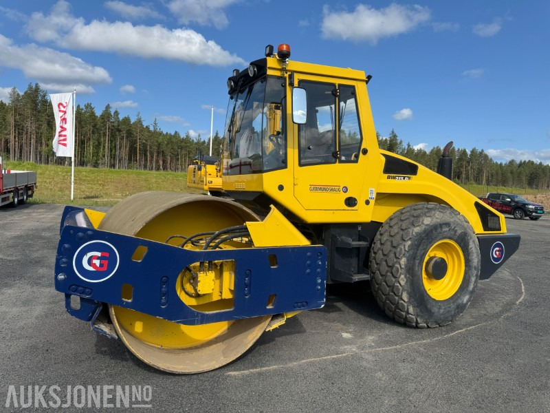 2007 Bomag BW 213 D-4 vals - Ваљак: слика 1 2007 Bomag BW 213 D-4 vals - Ваљак: слика 1