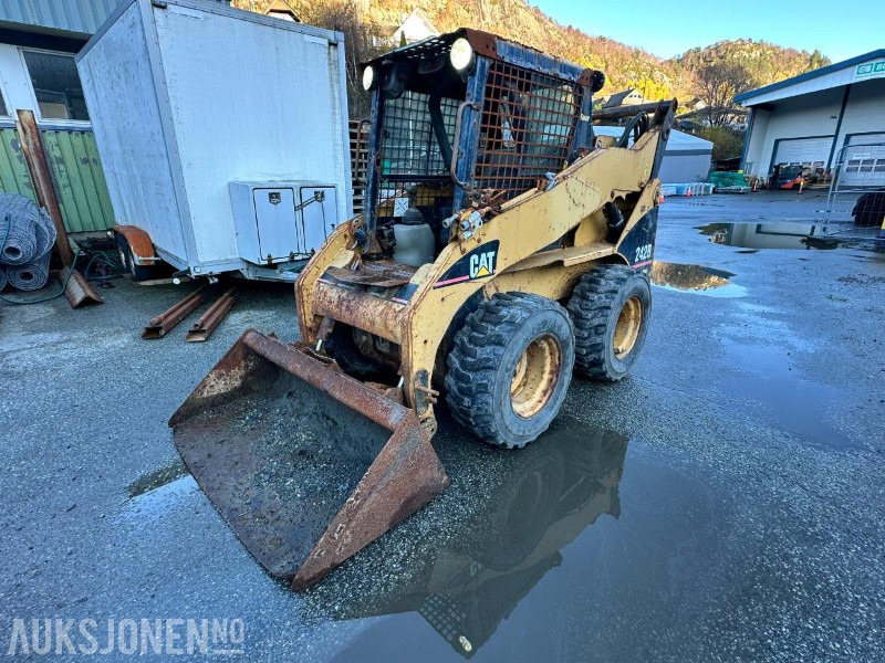2007 Cat 242B High Flow Minilaster - Компактен натоварувач: слика 1 2007 Cat 242B High Flow Minilaster - Компактен натоварувач: слика 1