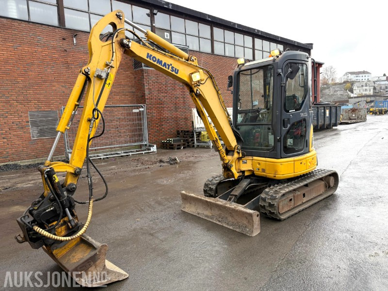 2007 Komatsu PC30 MR-2 minigraver med Engcon tiltrotator, lys, 1 skuffe, gummibelter, skjær - Мини багер: слика 1 2007 Komatsu PC30 MR-2 minigraver med Engcon tiltrotator, lys, 1 skuffe, gummibelter, skjær - Мини багер: слика 1