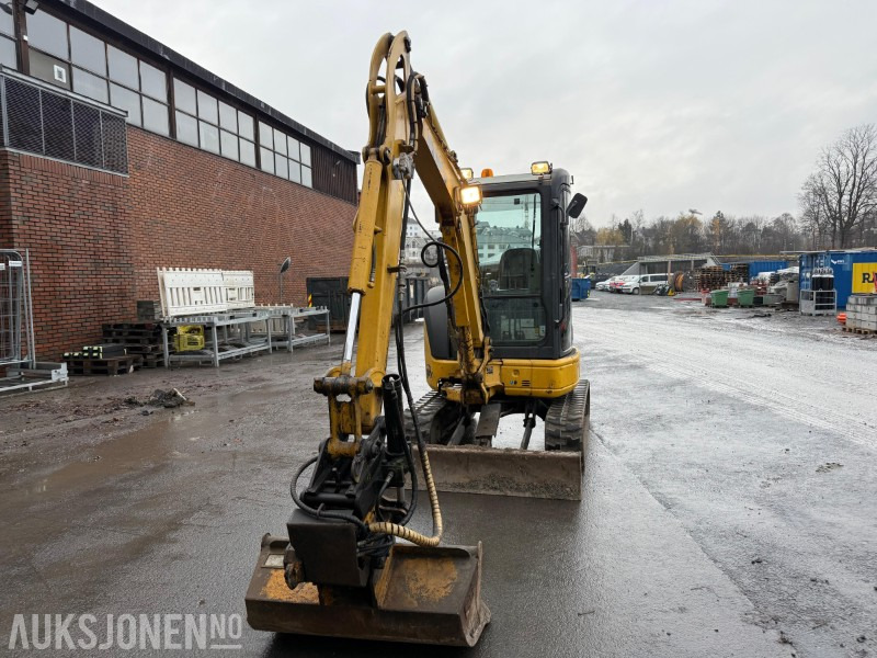 2007 Komatsu PC30 MR-2 minigraver med Engcon tiltrotator, lys, 1 skuffe, gummibelter, skjær - Мини багер: слика 2 2007 Komatsu PC30 MR-2 minigraver med Engcon tiltrotator, lys, 1 skuffe, gummibelter, skjær - Мини багер: слика 2