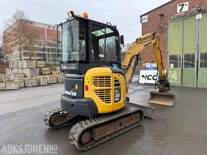 2007 Komatsu PC30 MR-2 minigraver med Engcon tiltrotator, lys, 1 skuffe, gummibelter, skjær - Мини багер: слика 5 2007 Komatsu PC30 MR-2 minigraver med Engcon tiltrotator, lys, 1 skuffe, gummibelter, skjær - Мини багер: слика 5