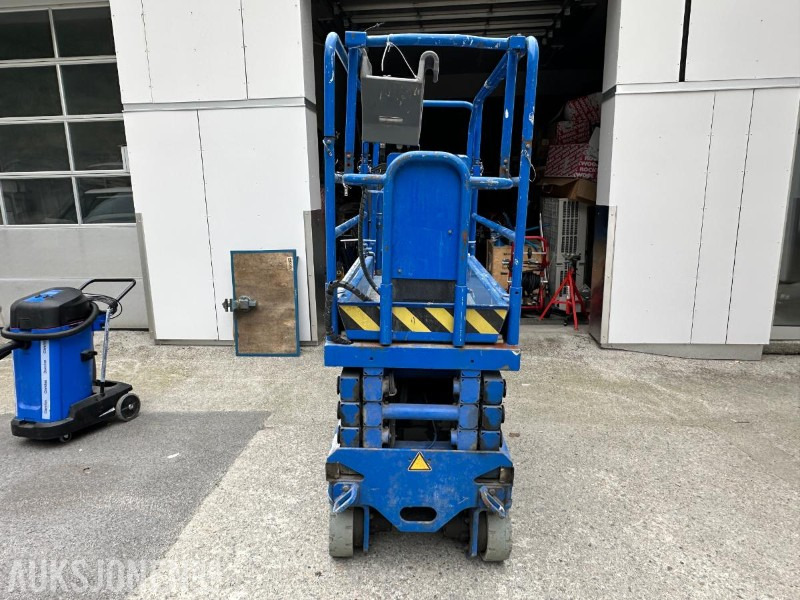 2007 UpRight MX19 Elektrisk Sakselift Repobjekt - Дигачка платформа: слика 3 2007 UpRight MX19 Elektrisk Sakselift Repobjekt - Дигачка платформа: слика 3