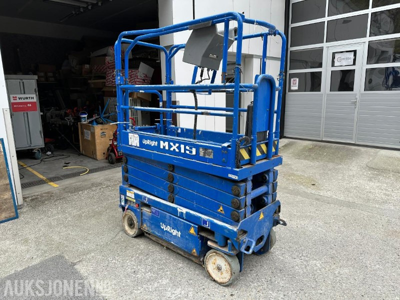 2007 UpRight MX19 Elektrisk Sakselift Repobjekt - Дигачка платформа: слика 2 2007 UpRight MX19 Elektrisk Sakselift Repobjekt - Дигачка платформа: слика 2