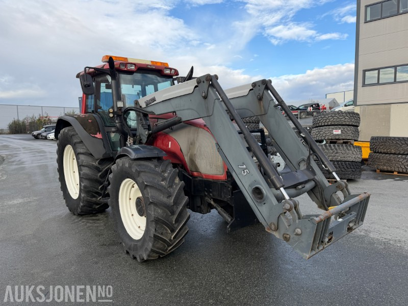 2008 Valtra T-180 Traktor med frontlaster / 1362 timer - Трактор: слика 2 2008 Valtra T-180 Traktor med frontlaster / 1362 timer - Трактор: слика 2