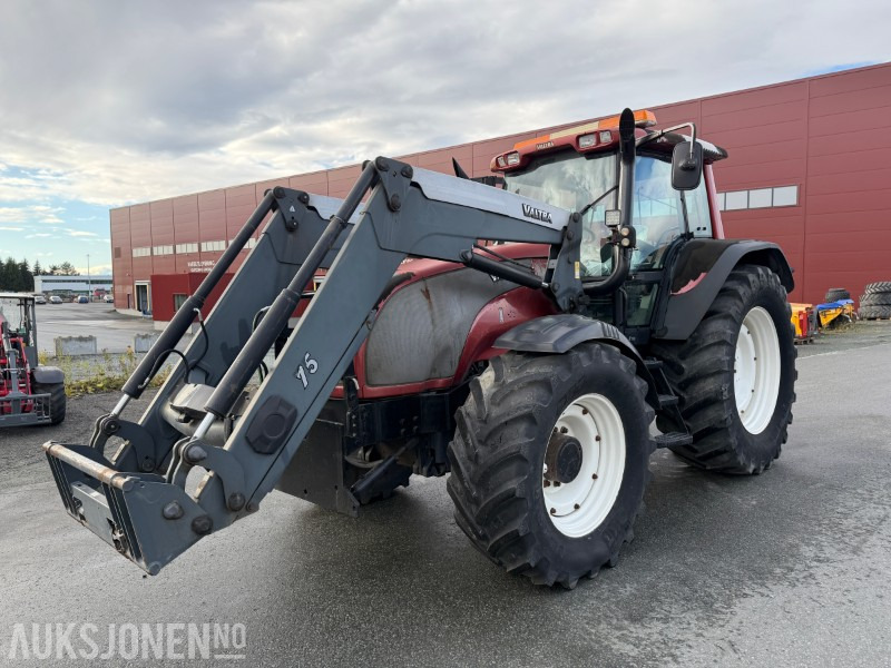 2008 Valtra T-180 Traktor med frontlaster / 1362 timer - Трактор: слика 1 2008 Valtra T-180 Traktor med frontlaster / 1362 timer - Трактор: слика 1
