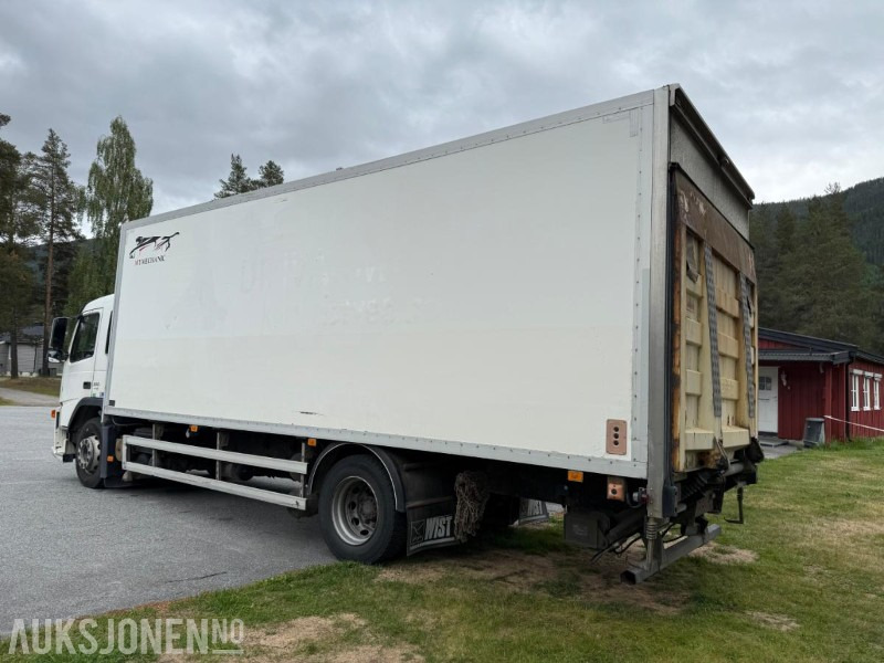 2009 Volvo FM 300 4X2 - Камион сандучар: слика 3 2009 Volvo FM 300 4X2 - Камион сандучар: слика 3