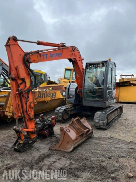 2011 Hitachi ZX85-3 gravemaskin - Багер: слика 1 2011 Hitachi ZX85-3 gravemaskin - Багер: слика 1