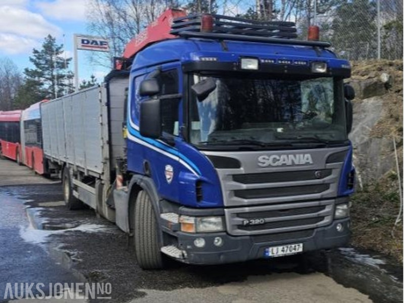 2012 Scania P-serie P320 kranbil med bakløft - Камион со кран: слика 1 2012 Scania P-serie P320 kranbil med bakløft - Камион со кран: слика 1