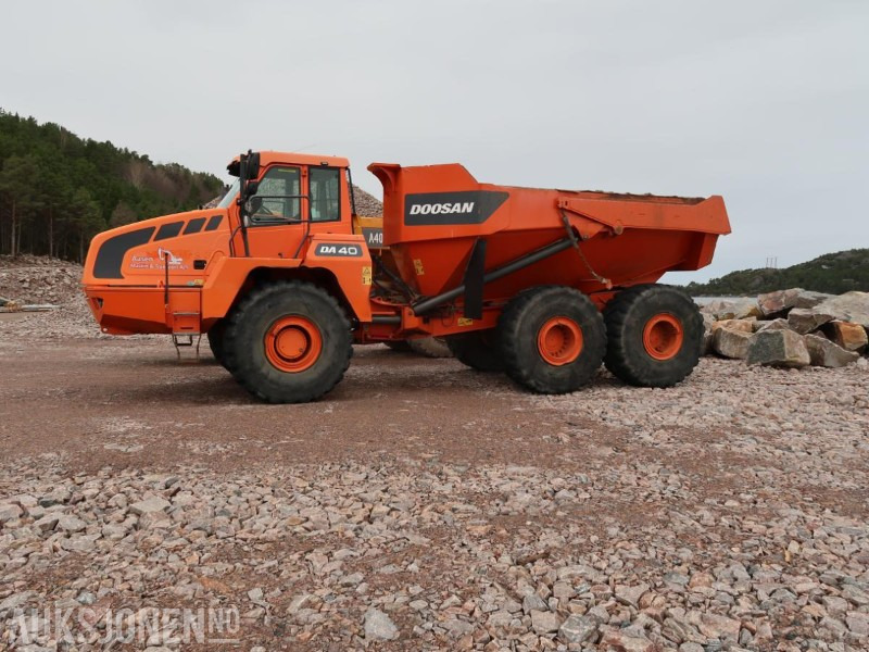 2013 Doosan DA40 Dumper - 6x6 - 24.4 m3 - Høy baklem - Varme i kasse - Sertifisert - Истоварувач: слика 2 2013 Doosan DA40 Dumper - 6x6 - 24.4 m3 - Høy baklem - Varme i kasse - Sertifisert - Истоварувач: слика 2