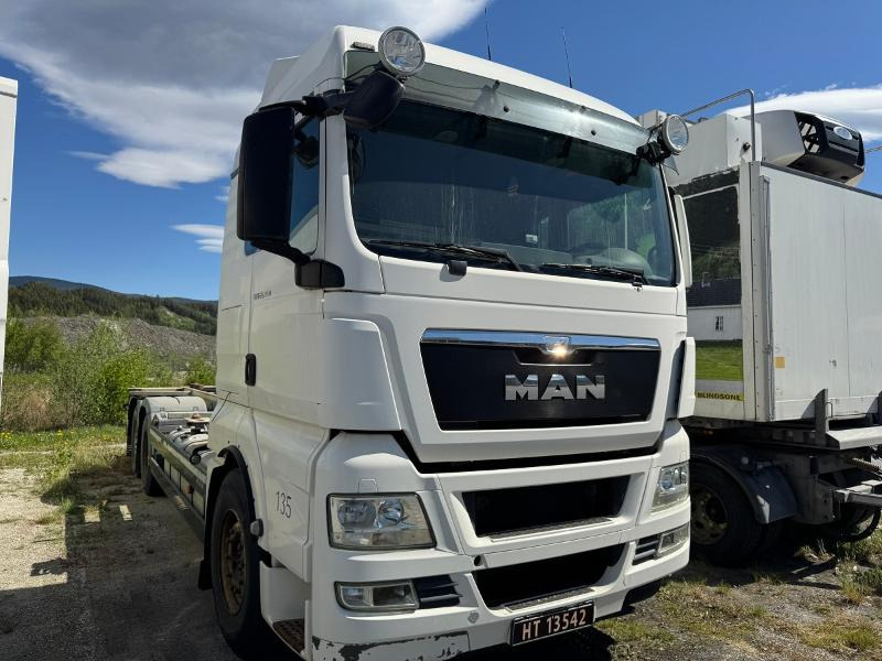 2013 MAN TGX 26.480 chassis med containerfester - Транспортер на контејнер/ Камион со променливо тело: слика 2 2013 MAN TGX 26.480 chassis med containerfester - Транспортер на контејнер/ Камион со променливо тело: слика 2