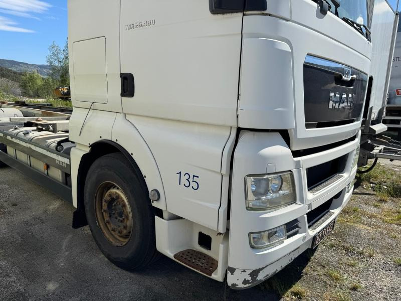 2013 MAN TGX 26.480 chassis med containerfester - Транспортер на контејнер/ Камион со променливо тело: слика 4 2013 MAN TGX 26.480 chassis med containerfester - Транспортер на контејнер/ Камион со променливо тело: слика 4
