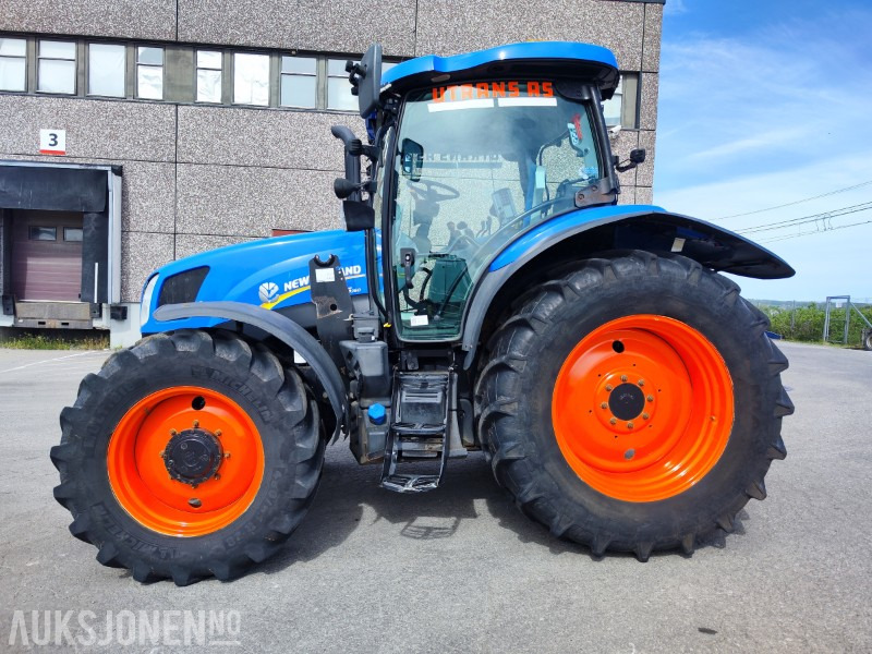 2013 New Holland T6.160 – 150 hk – Brøyteplate – Klar for nye oppdrag! - Трактор: слика 1 2013 New Holland T6.160 – 150 hk – Brøyteplate – Klar for nye oppdrag! - Трактор: слика 1