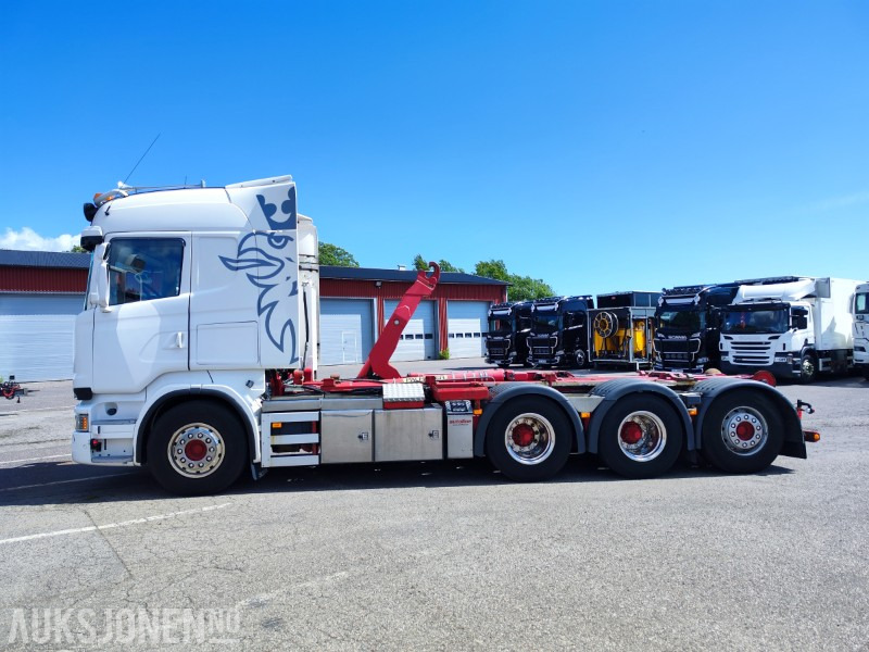 2013 Scania R560 KROKBIL SERVICEAVTALE VELHOLDT NY EU., 602509 km - Камион со кука за подигање: слика 2 2013 Scania R560 KROKBIL SERVICEAVTALE VELHOLDT NY EU., 602509 km - Камион со кука за подигање: слика 2