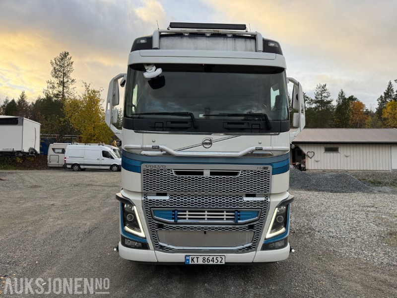 2013 Volvo FH16 750 8X4 - 430 000km - Krokbil - Kran hydraulikk - Brøyteplate - Камион со кука за подигање: слика 2 2013 Volvo FH16 750 8X4 - 430 000km - Krokbil - Kran hydraulikk - Brøyteplate - Камион со кука за подигање: слика 2