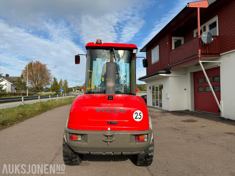 2013 Volvo L30B-Z7X Hjullaster - 6650kg - Ryggekamera - Universalskuff - Pallegafler - Натоварувач на тркала: слика 4 2013 Volvo L30B-Z7X Hjullaster - 6650kg - Ryggekamera - Universalskuff - Pallegafler - Натоварувач на тркала: слика 4