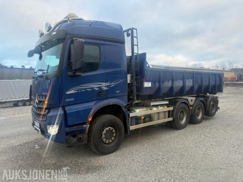 2014 Mercedes-Benz Arocs KROKBIL M/DUMPERKASSE EURO 6 SERVICEHISTORIKK NYLIG EU-GODKJENT 510HK - Камион со кука за подигање: слика 1 2014 Mercedes-Benz Arocs KROKBIL M/DUMPERKASSE EURO 6 SERVICEHISTORIKK NYLIG EU-GODKJENT 510HK - Камион со кука за подигање: слика 1
