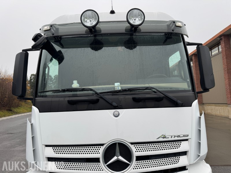 2015 Mercedes-Benz Actros container chassis LAV KM - Транспортер на контејнер/ Камион со променливо тело: слика 5 2015 Mercedes-Benz Actros container chassis LAV KM - Транспортер на контејнер/ Камион со променливо тело: слика 5