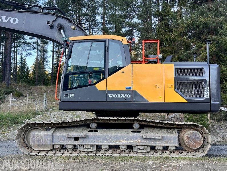 2015 Volvo EC220EL - Багер: слика 4 2015 Volvo EC220EL - Багер: слика 4