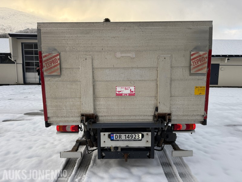 2016 Mercedes-Benz Atego 816 planbil med Zepro løftelem - C1 førarkort - Eu godkjent - Камион со платформа: слика 4 2016 Mercedes-Benz Atego 816 planbil med Zepro løftelem - C1 førarkort - Eu godkjent - Камион со платформа: слика 4