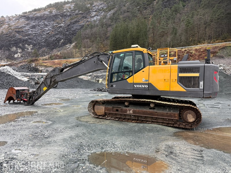 2016 Volvo EC220EL gravemaskin - sentralsmøring - Gjerstad hurtigfeste - Rototilt tiltrotator - Leica GPS - Багер: слика 2 2016 Volvo EC220EL gravemaskin - sentralsmøring - Gjerstad hurtigfeste - Rototilt tiltrotator - Leica GPS - Багер: слика 2