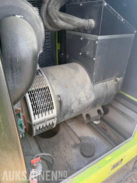 2017 Pramac GSW 280V - Svært lite brukt aggregat på hele 275 KVA, Kun 448 timer - Градежна опрема: слика 5 2017 Pramac GSW 280V - Svært lite brukt aggregat på hele 275 KVA, Kun 448 timer - Градежна опрема: слика 5