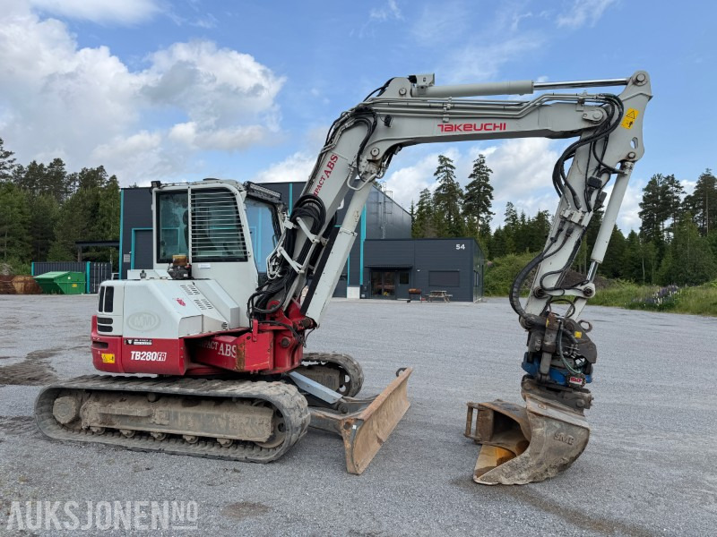 2018 Takeuchi TB280FR – 8,5-tonns gravemaskin med Side-to-Side Boom, tilt, sentralsmøring og 2 skuffer - Багер: слика 5 2018 Takeuchi TB280FR – 8,5-tonns gravemaskin med Side-to-Side Boom, tilt, sentralsmøring og 2 skuffer - Багер: слика 5