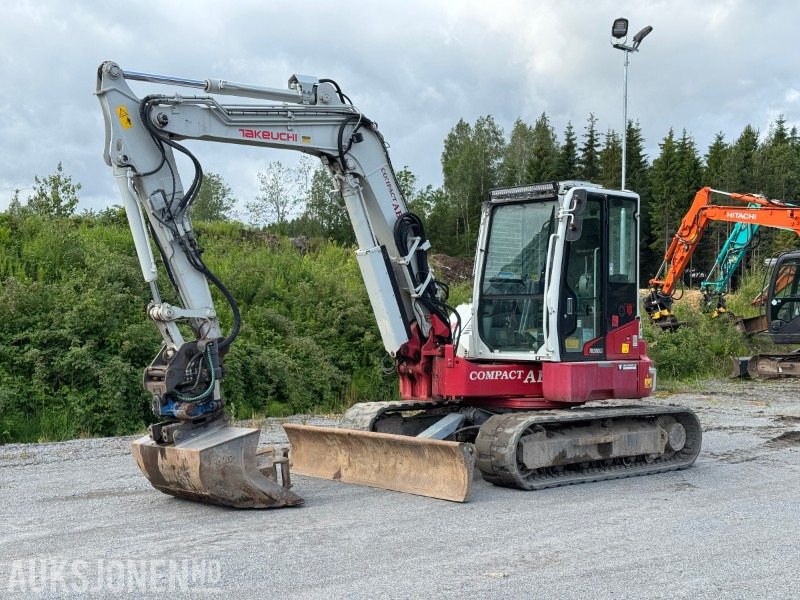 2018 Takeuchi TB280FR – 8,5-tonns gravemaskin med Side-to-Side Boom, tilt, sentralsmøring og 2 skuffer - Багер: слика 1 2018 Takeuchi TB280FR – 8,5-tonns gravemaskin med Side-to-Side Boom, tilt, sentralsmøring og 2 skuffer - Багер: слика 1