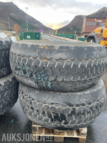 2018 Volvo 4 stk dekk uten felg - 4 stk Hjullaster hjul - Bridestone V-Steel Snow Wegde vsw 23.5 R25 - Градежна опрема: слика 1 2018 Volvo 4 stk dekk uten felg - 4 stk Hjullaster hjul - Bridestone V-Steel Snow Wegde vsw 23.5 R25 - Градежна опрема: слика 1