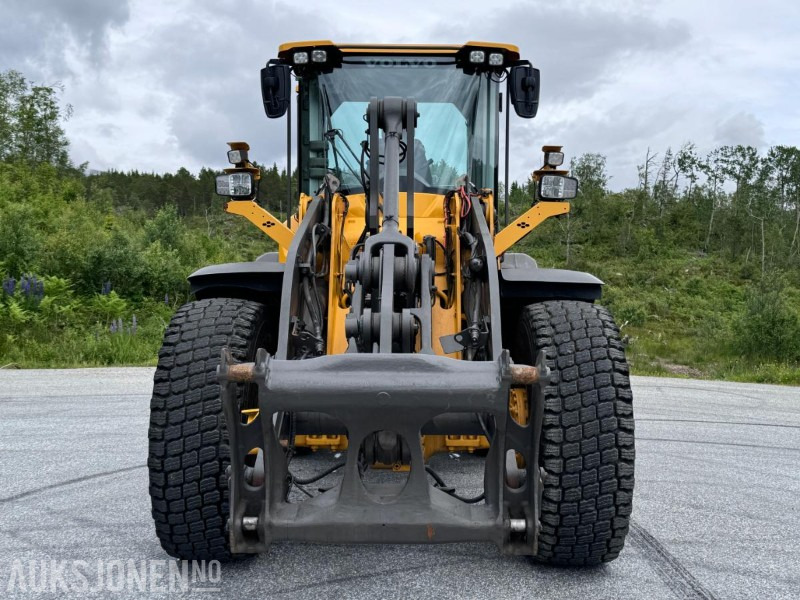 2018 Volvo L90H Hjullaster - Sentralsmøring - Hydraulisk redskapslås - Tilleggshydraulikk - Sertifisert - Med grusskuffe - Натоварувач на тркала: слика 2 2018 Volvo L90H Hjullaster - Sentralsmøring - Hydraulisk redskapslås - Tilleggshydraulikk - Sertifisert - Med grusskuffe - Натоварувач на тркала: слика 2