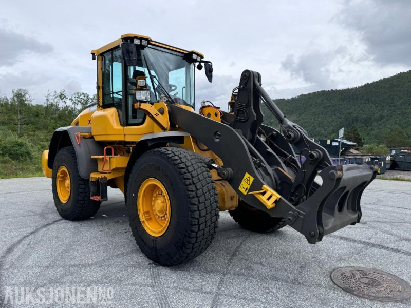 2018 Volvo L90H Hjullaster - Sentralsmøring - Hydraulisk redskapslås - Tilleggshydraulikk - Sertifisert - Med grusskuffe - Натоварувач на тркала: слика 3 2018 Volvo L90H Hjullaster - Sentralsmøring - Hydraulisk redskapslås - Tilleggshydraulikk - Sertifisert - Med grusskuffe - Натоварувач на тркала: слика 3