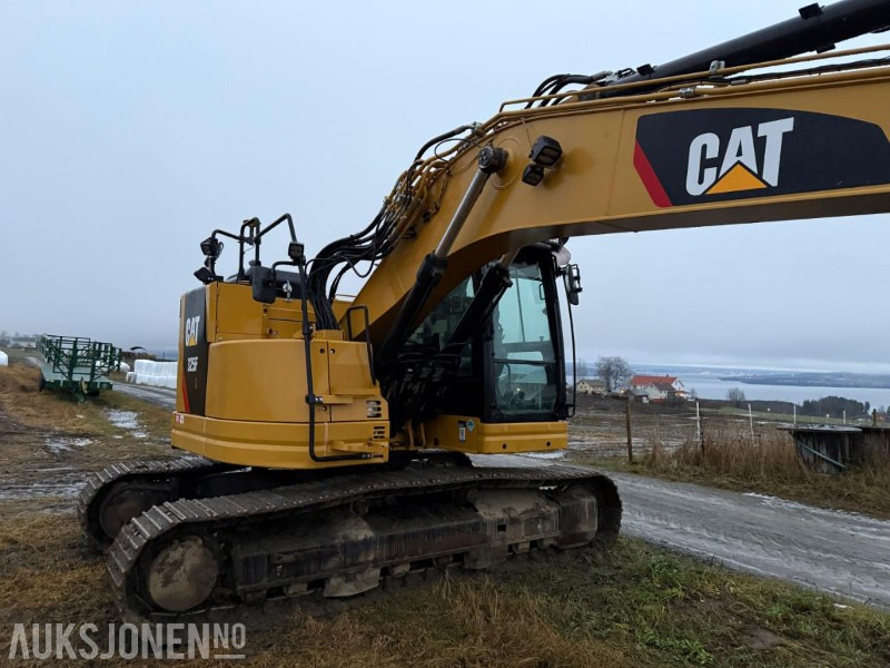 2019 Cat 325L m/Engcon tiltrotator, Gps og 2 skuffer - Багер: слика 4 2019 Cat 325L m/Engcon tiltrotator, Gps og 2 skuffer - Багер: слика 4