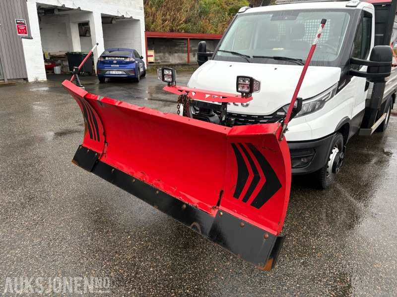 2019 Iveco Daily planbil m/ Hilltip IceStriker og Western Wide-Out brøyteplog - EU godkjent til 04.11.2026 - Камион со платформа: слика 5 2019 Iveco Daily planbil m/ Hilltip IceStriker og Western Wide-Out brøyteplog - EU godkjent til 04.11.2026 - Камион со платформа: слика 5