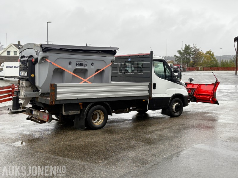 2019 Iveco Daily planbil m/ Hilltip IceStriker og Western Wide-Out brøyteplog - EU godkjent til 04.11.2026 - Камион со платформа: слика 3 2019 Iveco Daily planbil m/ Hilltip IceStriker og Western Wide-Out brøyteplog - EU godkjent til 04.11.2026 - Камион со платформа: слика 3