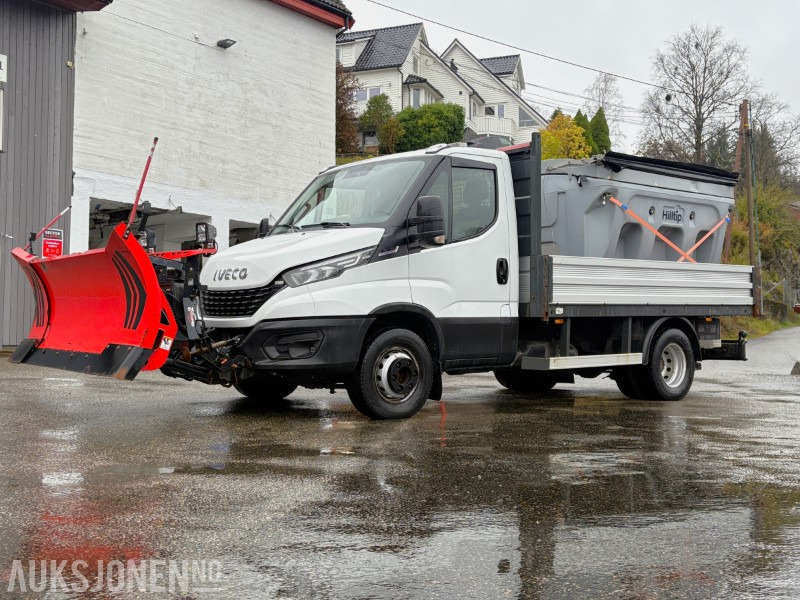 2019 Iveco Daily planbil m/ Hilltip IceStriker og Western Wide-Out brøyteplog - EU godkjent til 04.11.2026 - Камион со платформа: слика 1 2019 Iveco Daily planbil m/ Hilltip IceStriker og Western Wide-Out brøyteplog - EU godkjent til 04.11.2026 - Камион со платформа: слика 1